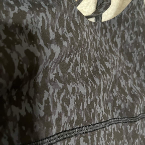 Lululemon Athletica Black Patterned Energy Bra - 6 - Picture 2 of 4